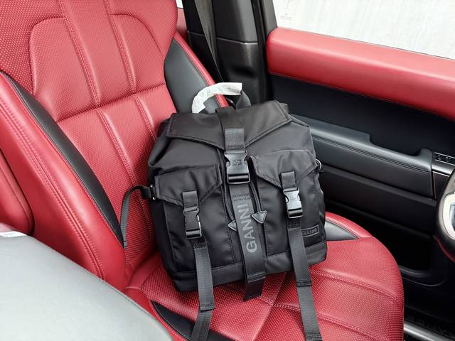 高端货 新款 “ Rimowa ”日默瓦双肩包 日默瓦双肩包 Rimowa日默瓦 日默瓦 Never Still 休闲运动 帆布 书包背包双肩包 大号 男款 黑