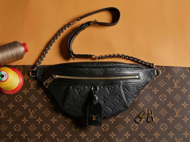 顶级原单 独家实拍 动态163 M14353這款別具一格的High Rise腰包今季以標誌性Monogram Empreinte皮革重新演繹。一如原版設計,這個 顶级原单 独家实拍 动态163 M14353這款別具一格的High Rise腰包今季以標誌性Monogram Empreinte皮革重新演繹。一如原版設計,這個