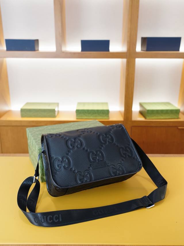 Gucci 古驰 官网同步 高版本 斜挎单肩背包 永恒不过时的标志性产品 纯原单小牛皮 顶级五金制作 非市面普通版本 今年Gucci最爱的款式 全部实拍 实用性