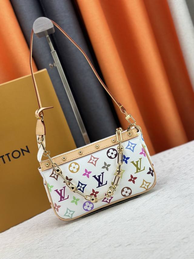 M13404 M13663 黑彩 白彩 本款 Pochette Accessoires 手袋取材涂层帆布,以缤纷 Monogram 图案演绎路易威登×村上隆跨界 M13404 M13663 黑彩 白彩 本款 Pochette Accessoires 手袋取材涂层帆布,以缤纷 Monogram 图案演绎路易威登×村上隆跨界