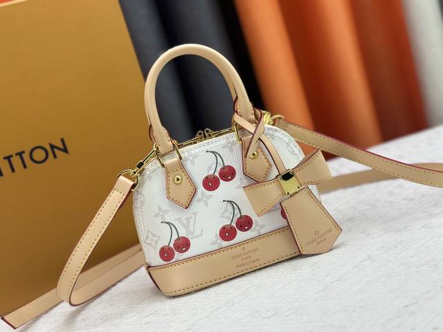 升级版 实物拍摄 自家背景 M14234 M53152 M82717 村上隆联名款贝壳包 M53152。M44585 M44858、M53151 、41112、