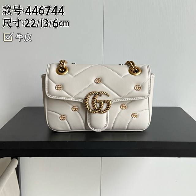 升级版实拍# 款号:446744牛皮 尺寸:22-6-13Cm Gg Marmont 小号马蒙带小五金 小号较小可爱 空间容量特能装 年度使用频率最高的当然是非 升级版实拍# 款号:446744牛皮 尺寸:22-6-13Cm Gg Marmont 小号马蒙带小五金 小号较小可爱 空间容量特能装 年度使用频率最高的当然是非