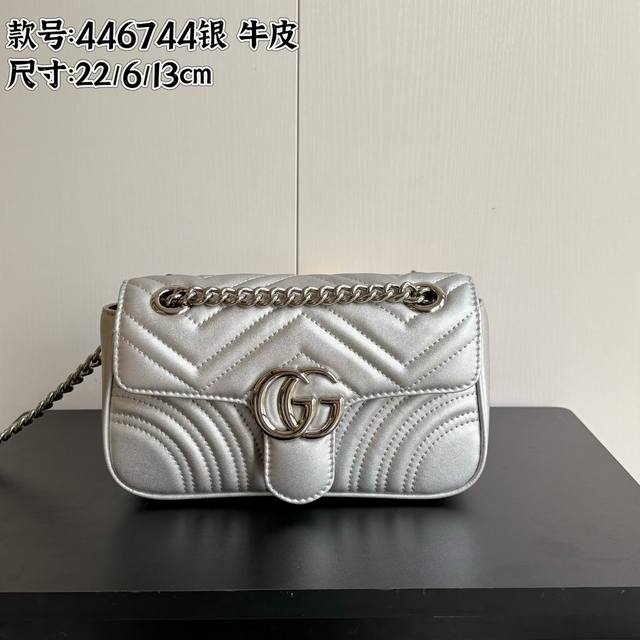 升级版实拍# 款号：446744 尺寸：22-6-13Cm Gg Marmont 小号 小号较小可爱 空间容量特能装 年度使用频率最高的当然是非G家这个Marm