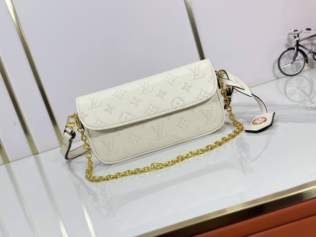 升级原版 M26587 M82211 M82210 M14225 M81911 本款Wallet On Chain Ivy 手袋于 Monogram Empre