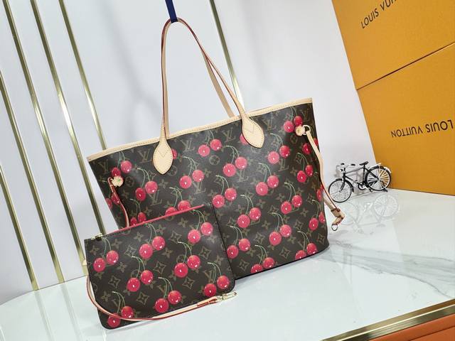 升级原版 M40995 M17088村上隆 老花樱桃极具传奇色彩的Neverfull中号手袋： 总是能够满足您对手提包的各种需要。 容量大却不显笨重，挺括而手感