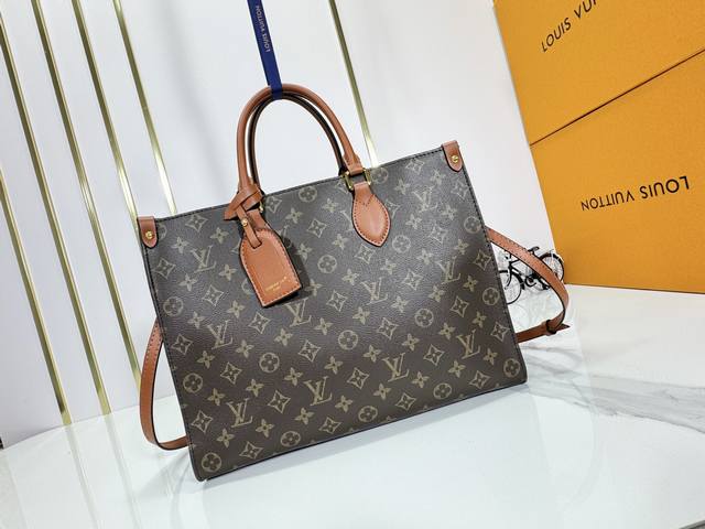 升级原版 M14235 M45039 M45321 M44571 本款 Organizer 手袋出自 Onthego 系列，为 Monogram 帆布搭配皮革手