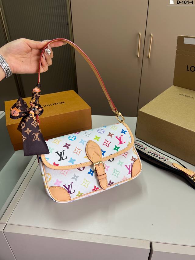 芯片版本 Lvdiane老花法棍包走秀款 单肩斜挎腋下包搭配刺绣肩带 配2个肩带 都可以拆卸 D-101-4尺寸25×13折叠盒飞机盒