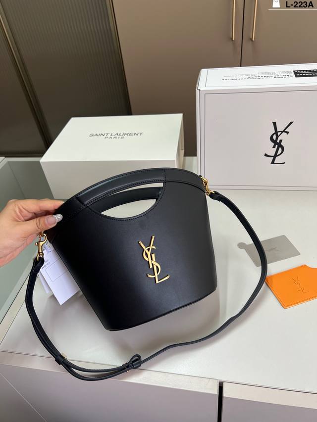 Ysl 圣罗兰菜篮子 中古包也有很可爱的时候 不想背大包 小包就最实用的 L-223A尺寸17×18折叠盒飞机盒