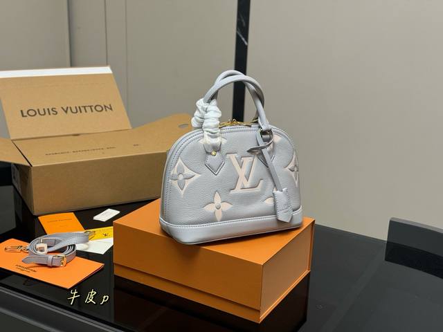 配折叠盒飞机盒 Size：25*18Cm Lv Alma贝壳包 内敛！深沉！有味道！ 这款百搭的经典手袋 依然很受现代的青睐！ 搭配独家定制的原版五金！绝对是最
