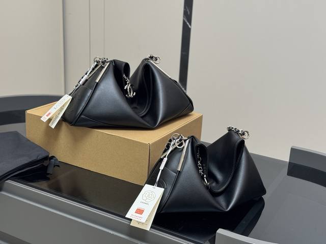 配盒 Size：31.20Cm 39.27Cm 香奈儿 新款链条 Hobo 多种背法，绝对百搭！ 依然还是跑量价格P 原单品质