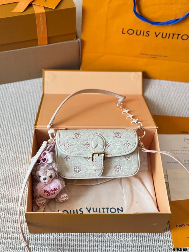 牛皮版本 L家 Nano Diane牛皮腋下法棍包 全钢五金全套礼盒包装 尺寸 18 12Cm