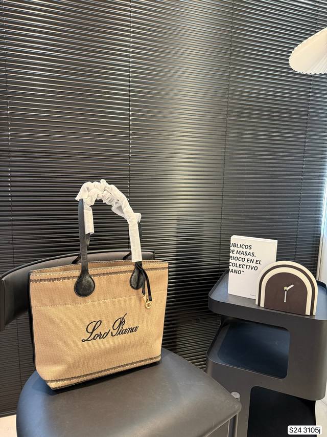 Lp托特 Loro Piana购物袋托特包 慵懒随性自由一秒Get老钱风的松弛与从容低调又不失优雅 简单拿捏贵气松弛感# 尺寸：27 26 货号3105