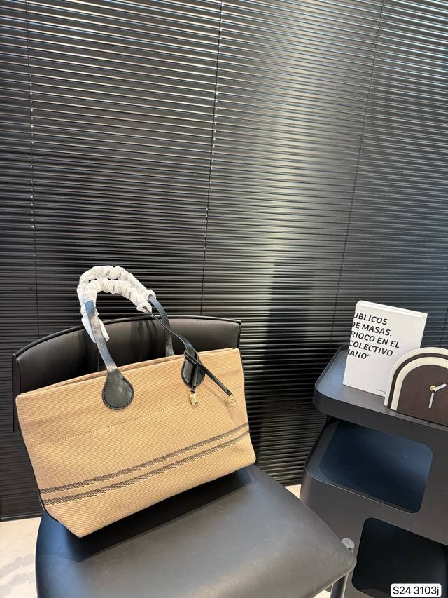 Lp托特 Loro Piana购物袋托特包 慵懒随性自由一秒Get老钱风的松弛与从容低调又不失优雅 简单拿捏贵气松弛感# 尺寸：32 21 货号3103