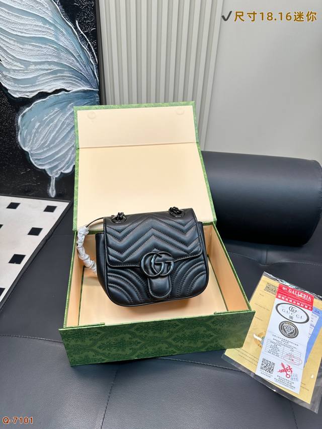 迷你尺寸16.10 小号尺寸21.13 大号尺寸25.15 配全套礼盒包装 Gucci酷奇 Ggmarmont马蒙链条包马卡龙系列 超纤皮绗缝V形工艺，陶瓷饰面