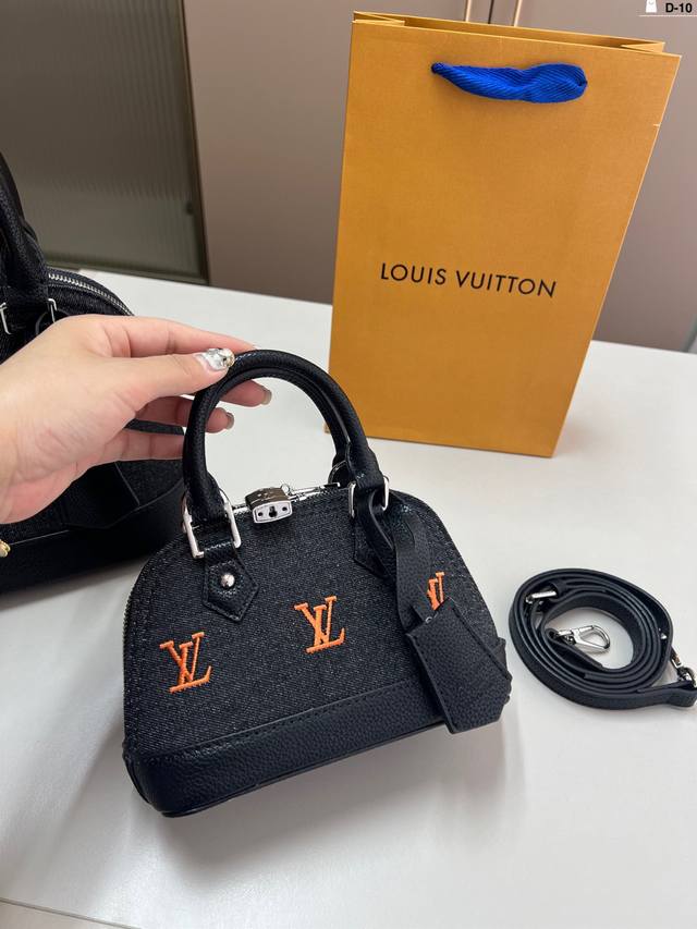 小 Lv新款贝壳包 很高级 可盐可甜 极致美感 绝美女孩就是你 D-10尺寸18×13 25×19折叠盒 小 Lv新款贝壳包 很高级 可盐可甜 极致美感 绝美女孩就是你 D-10尺寸18×13 25×19折叠盒