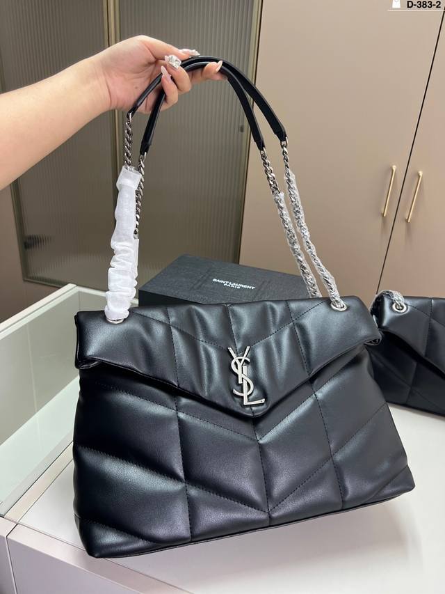 大 牛皮 Ysl圣罗兰云朵包包 犹如怀抱云朵般的感受 D-383-2尺寸27×20 34×25折叠盒