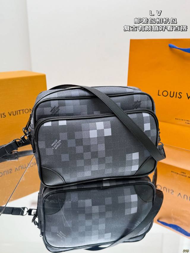 Lv 邮差包相机包 复古有颜值好看百搭 休闲又不失优雅 简直美翻了 尺寸： 26 20