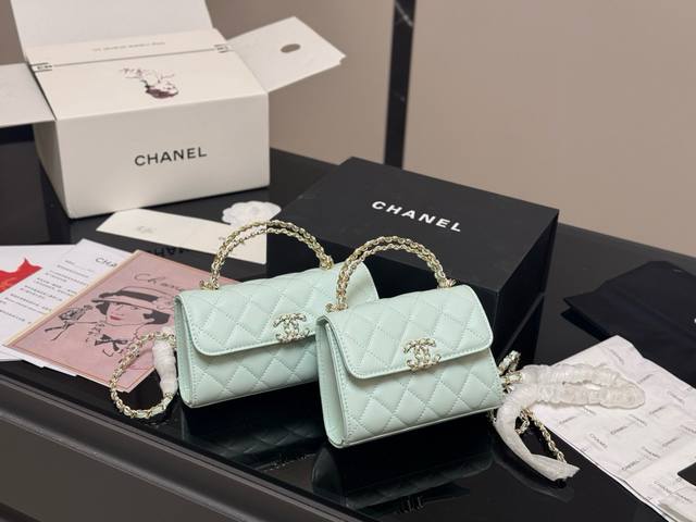 配全套包装 Size：18Cm 15Cm 香奈儿23P Kelly 最美的23P，太好看了想要马上滴滴Sa的冲动 新包真的超香哦！ 牛皮品质