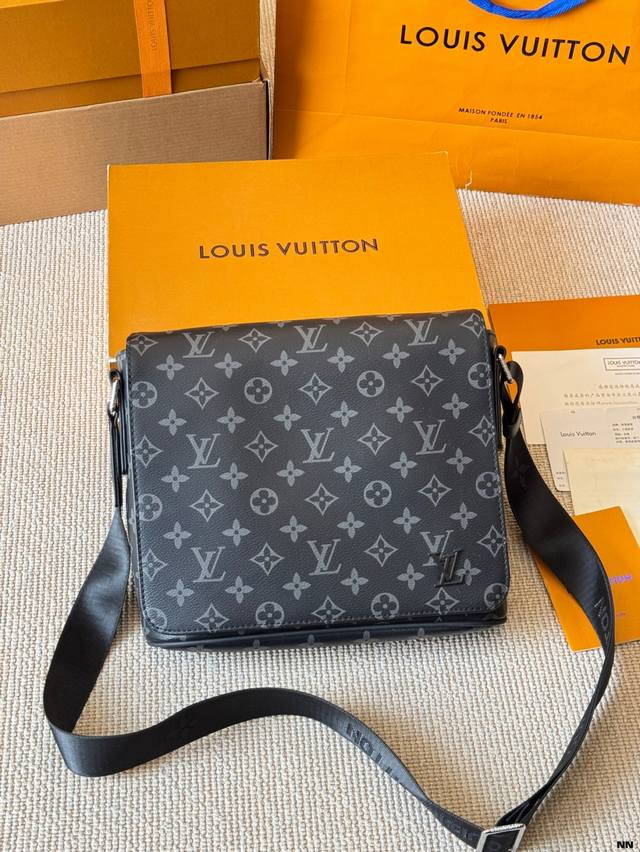 Lv路易威登District男士黑色老花中号单肩斜挎邮差包M45271防尘袋 尺寸31*27*8㎝，现货