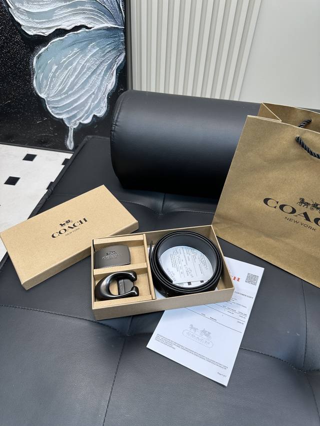 升级版 双头 蔻驰 ！！ 高版本 腰带 嘿哈 原单牛皮皮带～热门款 皮带里面最火的啦～质量很好 全套包装！五金绝对不褪色 皮带头和专柜一样的哦～ 配礼盒手提袋发