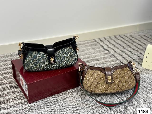 配折叠盒子 酷奇腋下 New Gucci不费力的时髦感 简直美的毫不费力~你喜欢Gucci的新还是旧 #Gucci #Ootd 尺寸：25 12