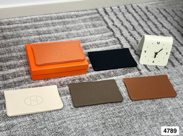 爱马仕 爆款牛皮中长款钱包款式经典做工精细耐磨耐用手感极佳