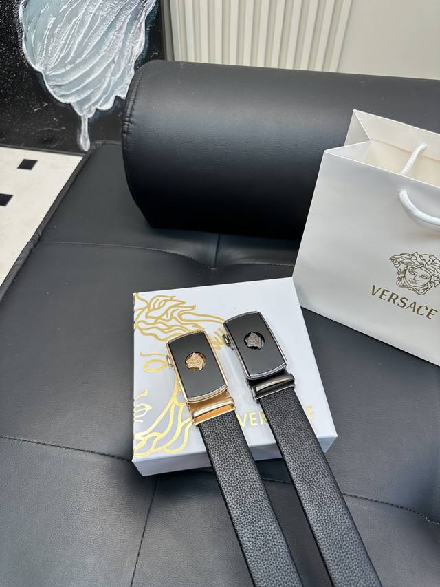 升级版 范思哲！ ！高版本 腰带 嘿哈 原单牛皮皮带～热门款 皮带里面最火的啦～质量很好 全套包装！五金绝对不褪色 皮带头和专柜一样的哦～ 配礼盒手提袋发票