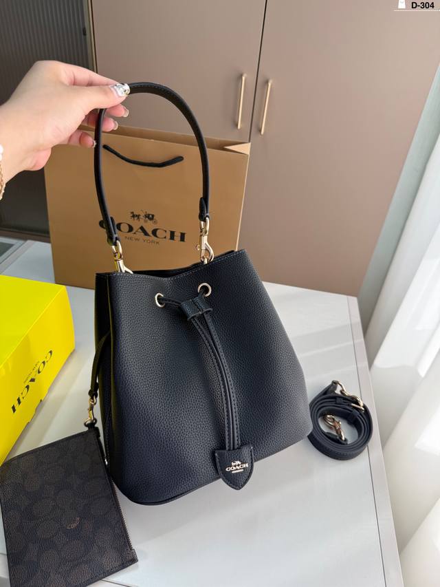 Coach蔻驰托特水桶 夏天背起来 很清爽 D-304尺寸21×21飞机盒