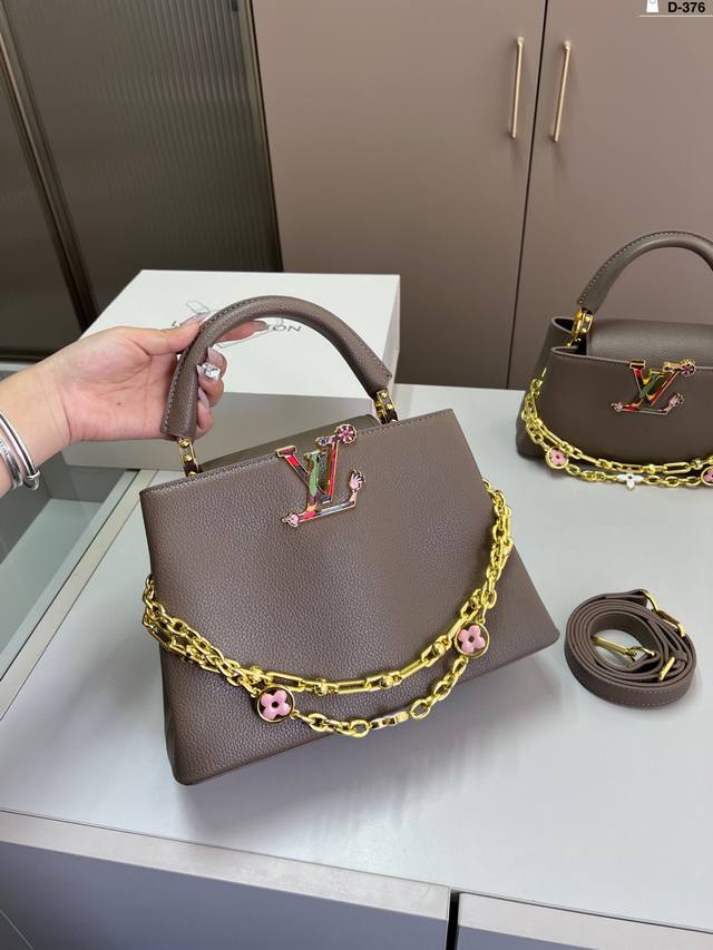 大 Lv路易威登超级百搭的手提包，手提斜挎超级实用，系运动与时装皆可 超大容量 D-376尺寸22×12 27×18折叠盒