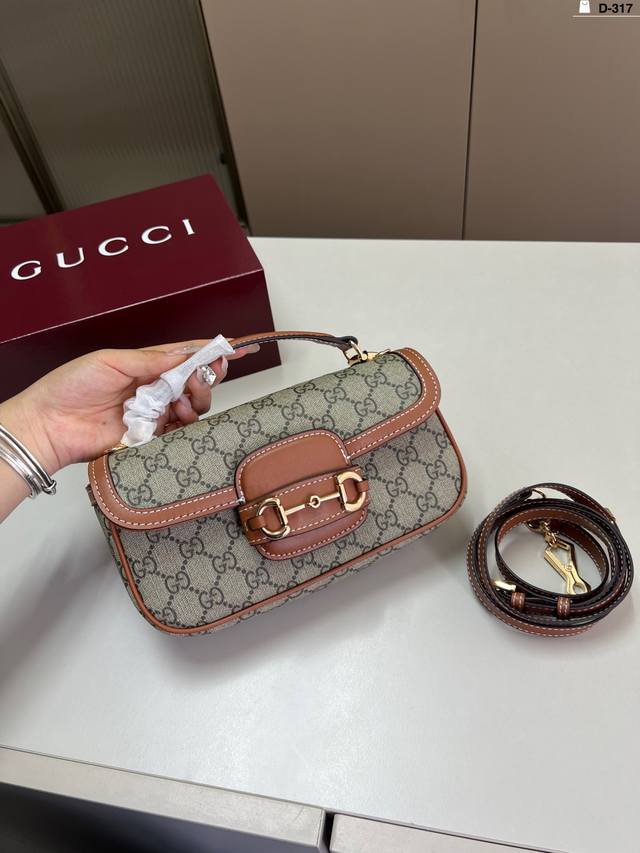 Gucci酷奇1955马鞍包 经典色,尺寸巨可爱 手提斜挎的小可爱! D-317尺寸22×11折叠盒 Gucci酷奇1955马鞍包 经典色,尺寸巨可爱 手提斜挎的小可爱! D-317尺寸22×11折叠盒