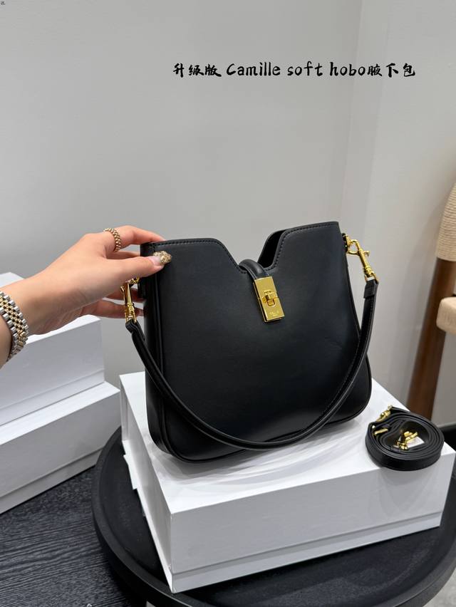折叠盒 升级版 新品 Camille Soft Hobo腋下包 本季主打 Celine赛琳全球品牌大使刘诗诗，Celine品牌大使李庚希和孙千演绎 Celine