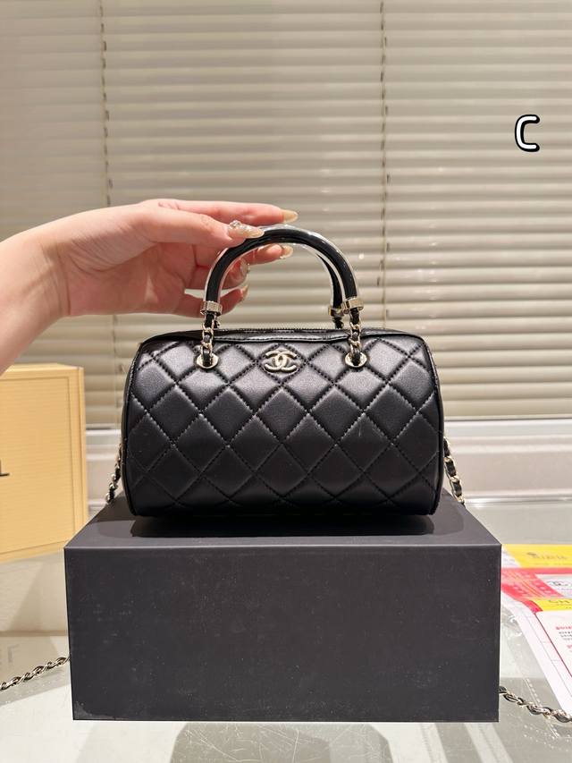 Chanel香奈儿枕头包 超可爱保龄球 手柄太好看啦 手提斜挎都好看 配礼盒 尺寸18.11