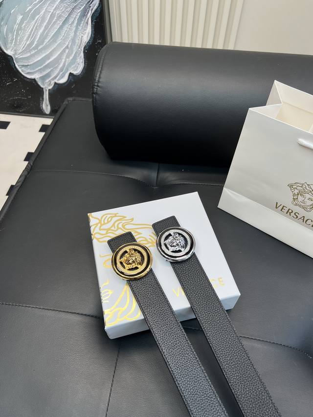 升级版 范思哲！ ！高版本！！全钢带头 腰带 嘿哈 原单牛皮皮带～热门款 皮带里面最火的啦～质量很好 全套包装！五金绝对不褪色 皮带头和专柜一样的哦～ 配礼盒手