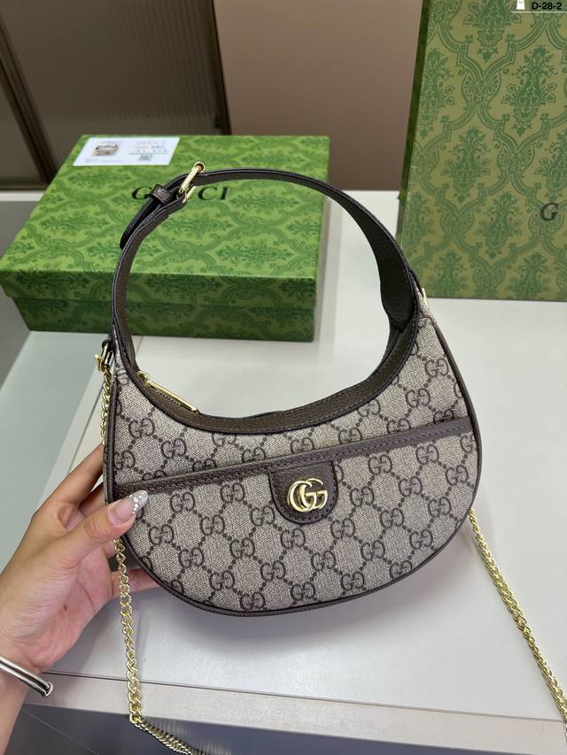 酷奇腋下包Gucci古驰.上新啦 D-28-2尺寸22×11配盒 酷奇腋下包Gucci古驰.上新啦 D-28-2尺寸22×11配盒