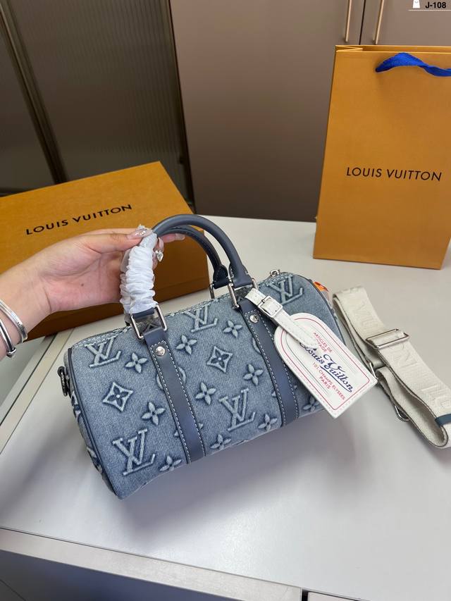 Lv枕头包 经典系列 时尚百搭 颜值高 日常出街首选 J-108尺寸25×14折叠盒飞机盒