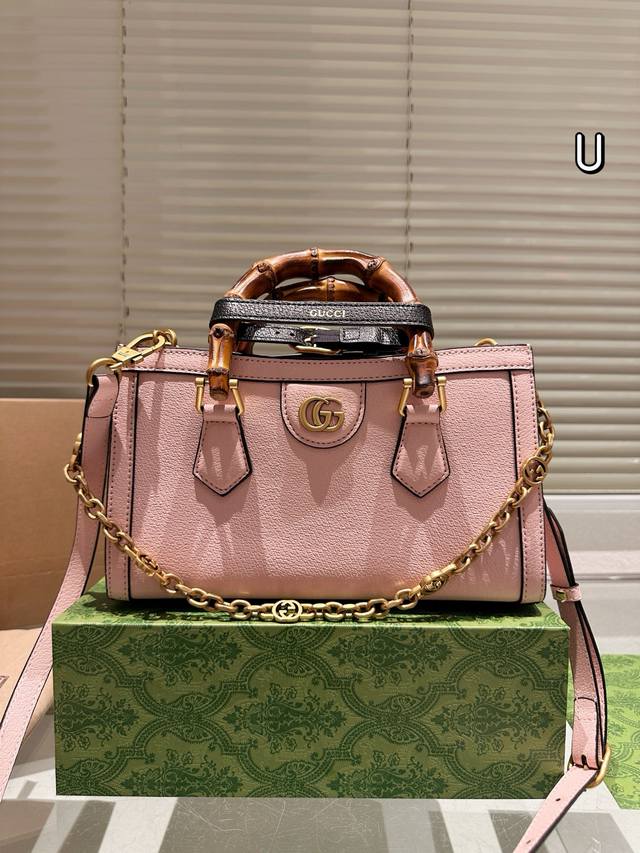 原版皮 Gucci Diana竹节手袋 首发！首发！ 经典！经典！ 方正廓形！精简百搭！ 竹节搭配带扣！经典又个性！ Size 26.16