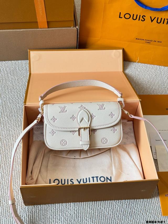 原单版本 牛皮 L家 Nano Diane牛皮腋下法棍包 全钢五金全套礼盒包装 尺寸 18 12Cm