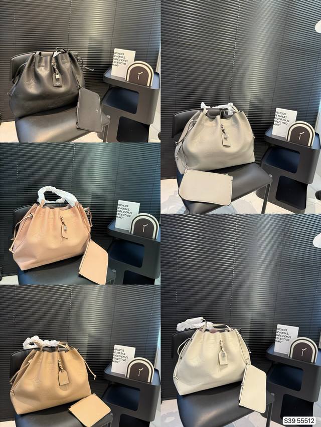 Lv必买包款 Lv托特包为数不多越看越耐看的包包 拥有超精细打孔的镂空感喜欢高级 不易撞款 柔软细腻 轻便 易打理包包的女生，此款比入手 尺寸：42 33 货号