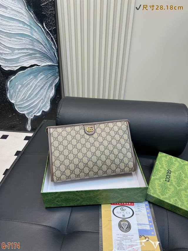Gucci 酷奇 Ophidia 双G标拉链开合化妆包手拿包 高级特调气质 成熟稳重又时尚 尺寸28.18