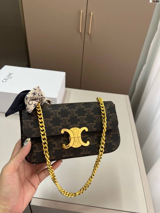 赛琳腋下包 配丝巾 只装的下可爱 日常出门搭配必入款式 L-66尺寸20×11 折叠盒 赛琳腋下包 配丝巾 只装的下可爱 日常出门搭配必入款式 L-66尺寸20×11 折叠盒