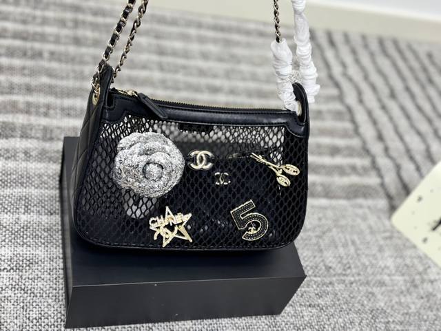 净版 配折叠盒尺寸26.15 香奈儿 Chanel 陈太太同款 25S 网兜单肩包 净版 配折叠盒尺寸26.15 香奈儿 Chanel 陈太太同款 25S 网兜单肩包