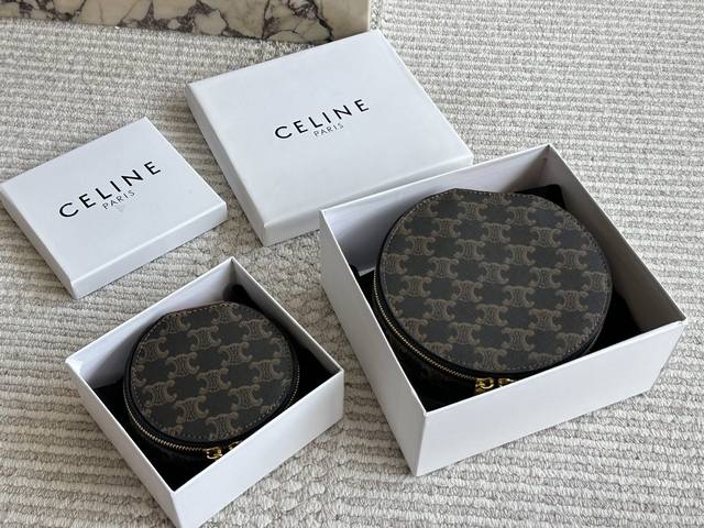 Celine圆形礼盒收纳盒、可做首饰盒 糖果盒、珠宝首饰的归宿，这只不只是老花盒子、还有彩绘拼色！ 你是否厌倦了那些千篇一律的珠宝盒？想要为你的珠宝找一个既独特
