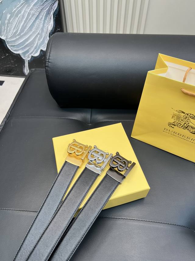 升级版 巴宝莉! !高版本 腰带 嘿哈 原单牛皮皮带~热门款 皮带里面最火的啦~质量很好 全套包装!五金绝对不褪色 皮带头和专柜一样的哦~ 配礼盒手提袋发票 升级版 巴宝莉! !高版本 腰带 嘿哈 原单牛皮皮带~热门款 皮带里面最火的啦~质量很好 全套包装!五金绝对不褪色 皮带头和专柜一样的哦~ 配礼盒手提袋发票