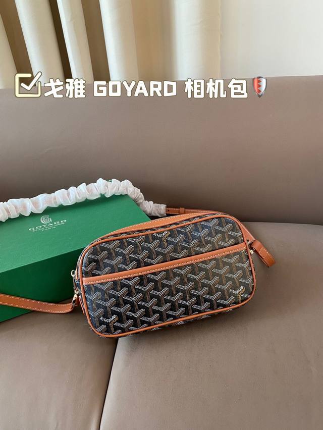 Size：24*14Cm 戈雅 Goyard 相机包 男生女生用！ 上身效果绝绝子~ 日常非常好搭配哦~ 男生女生都可以入手！