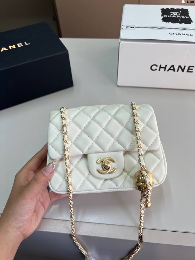Chanel香奈儿经典链条金球方胖子 斜挎和单肩背 怎么搭配都Ok L-40尺寸17×11折叠盒飞机盒