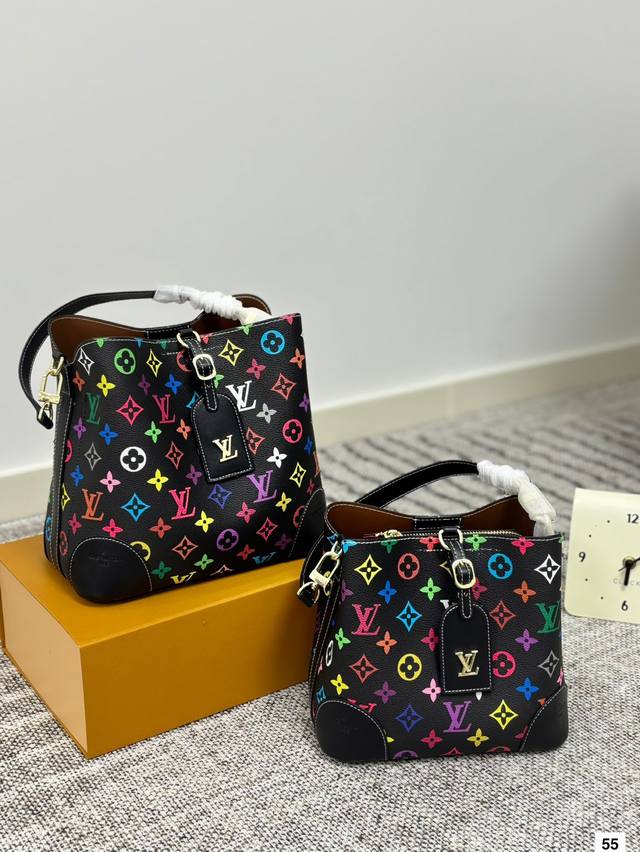 大号 小号P190 配折叠盒子 Lv 水桶包. 真的很高级 日常通勤简直绝配 可盐可甜 极致美感 绝美女孩就是你尺寸:大号24 23 小号21 19 大号 小号P190 配折叠盒子 Lv 水桶包. 真的很高级 日常通勤简直绝配 可盐可甜 极致美感 绝美女孩就是你尺寸:大号24 23 小号21 19