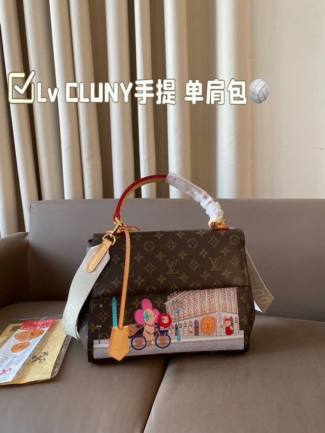 配飞机盒折叠盒子Lv Cluny 很经典耐看。其中就有它 -Cluny。如果你想入手一款商务，正式的包包，那么克鲁尼就可以入手啦~从实用感上来说 Cluny B