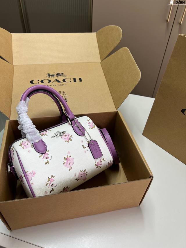 Coach蔻驰枕头包手提包 经典设计 时尚百搭 可手提 可斜挎 上身绝美 D-304尺寸18×13飞机盒