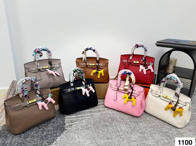 配盒子 爱马仕铂金Rock 又酷又美的包 真的太百搭 容量还超大 包型真的超A潮酷通勤两不误 尺寸:30 配盒子 爱马仕铂金Rock 又酷又美的包 真的太百搭 容量还超大 包型真的超A潮酷通勤两不误 尺寸:30