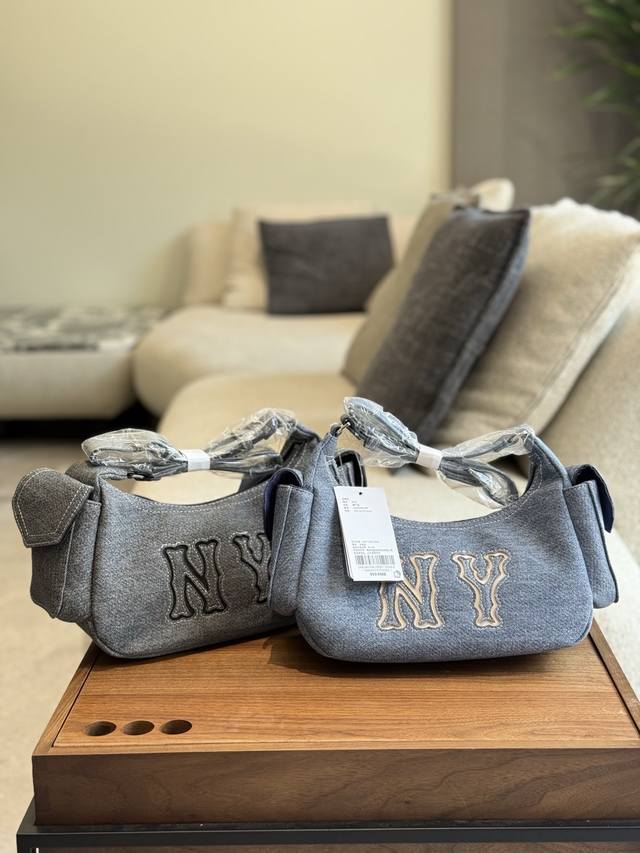 Mlb新款Hobo腋下包26Cm 飞机盒包装